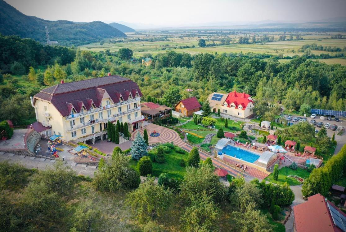 Otel Blagodat Shayan